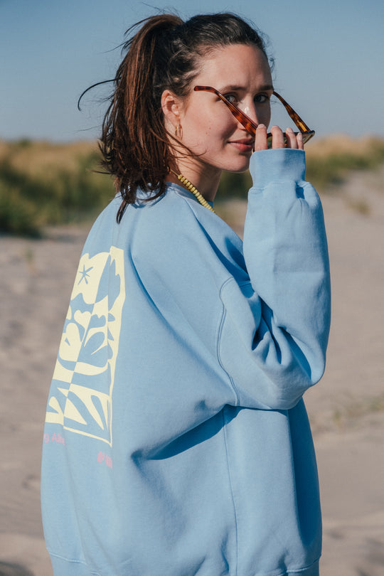 Feeling Alive - Sweatshirt - Sky